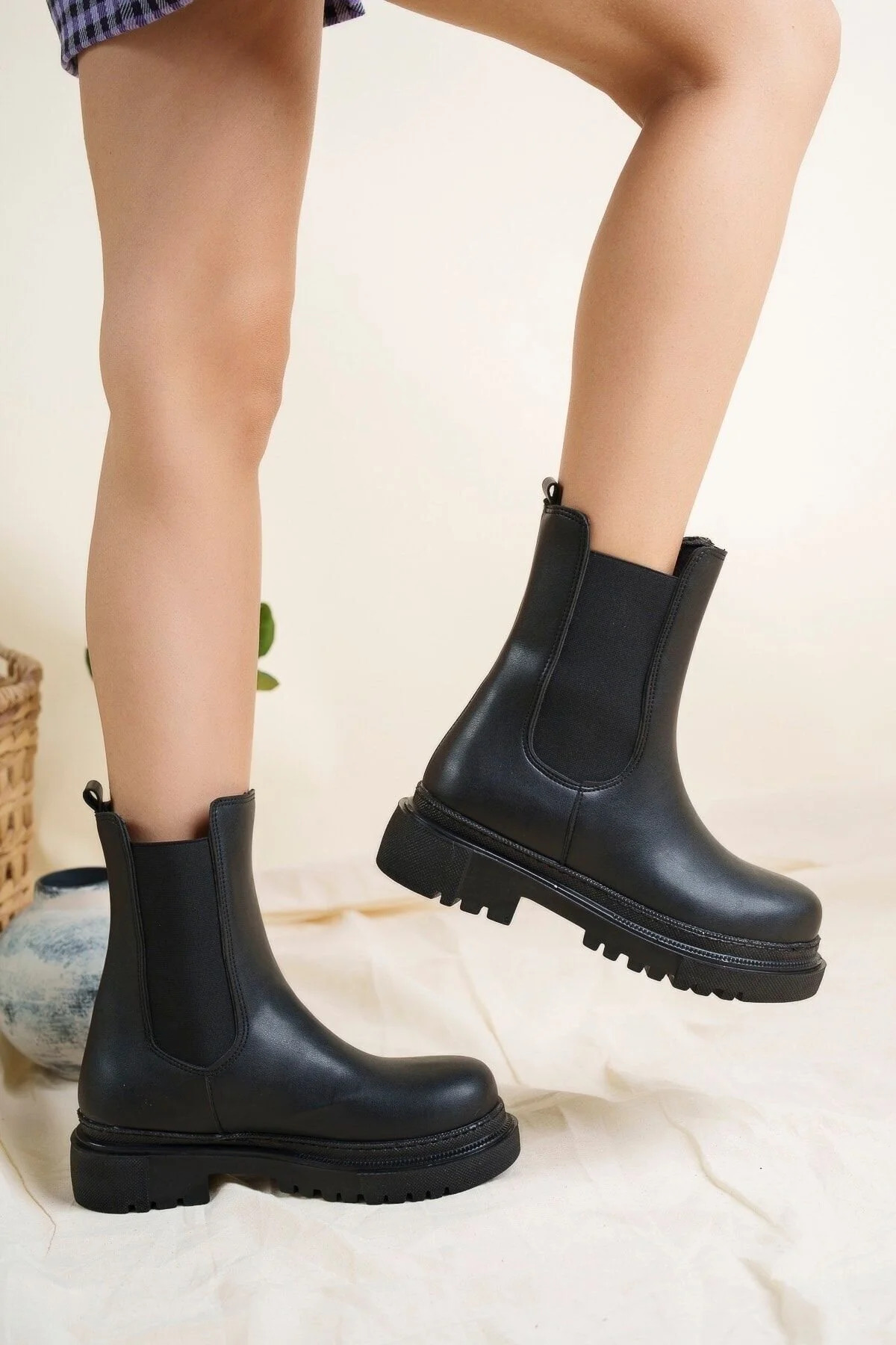 Luis a Costa 002 Siyah Lastikli Kadın Bot - 3