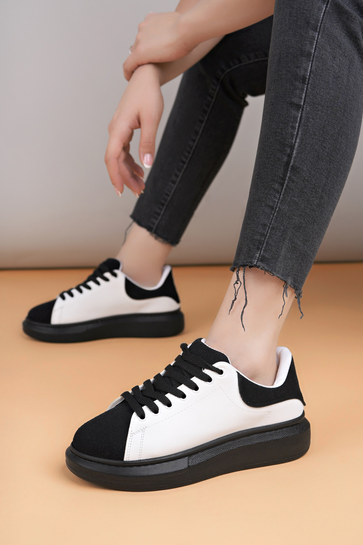 Luis a Costa LC109 Beyaz Siyah Süet SİYAH TABAN Kadın Sneaker - 3