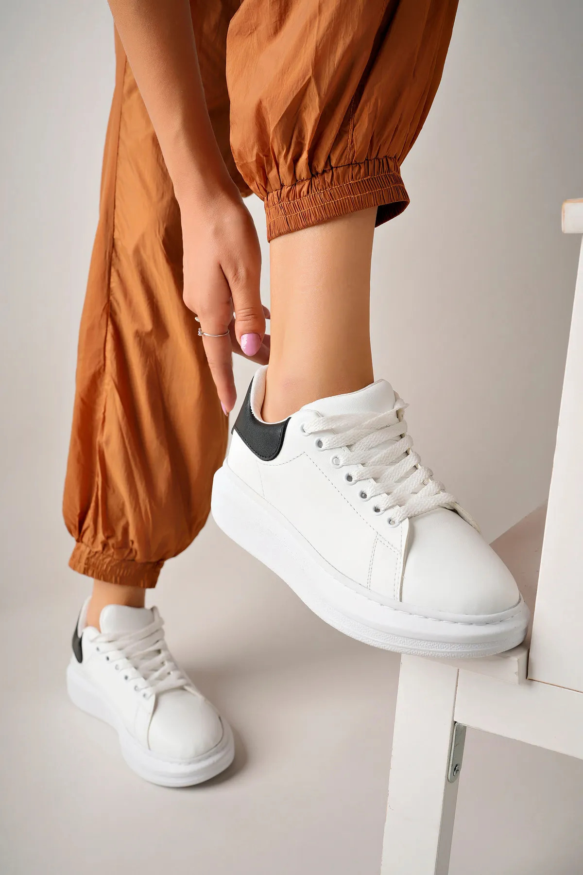 Luis a Costa LC101 Beyaz Arka Siyah Bağcıklı Kadın Ayakkabı - 7