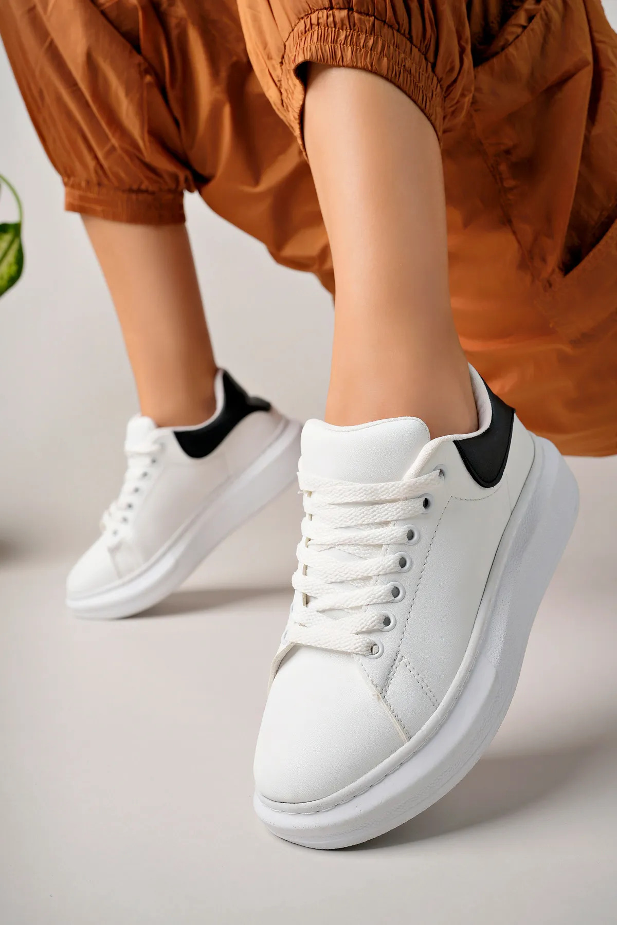 Luis a Costa LC101 Beyaz Arka Siyah Bağcıklı Kadın Ayakkabı - 6