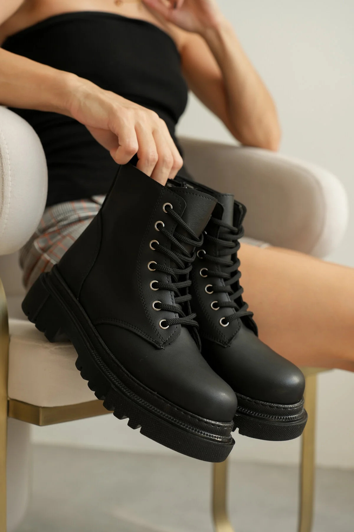 Luis a Costa LC001 4.5 CM Siyah Kısa Bağcıklı Bot